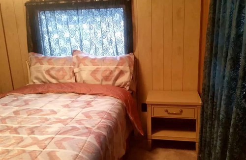 Villa Grove Cabin | Rustic Cabin Rental near Rio Grande National Forest in Villa Grove, Colorado