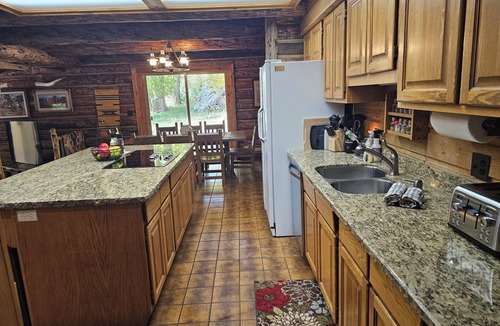 Buena Vista House | Rustic Log Cabin on 3 Elk Creek with views of the Collegiate Range