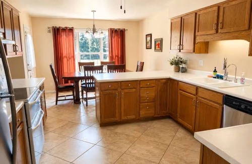 Canon City House | Sage Pasture Retreat - Family Retreat - Sleeps 12 - Near Royal Gorge & Downtown