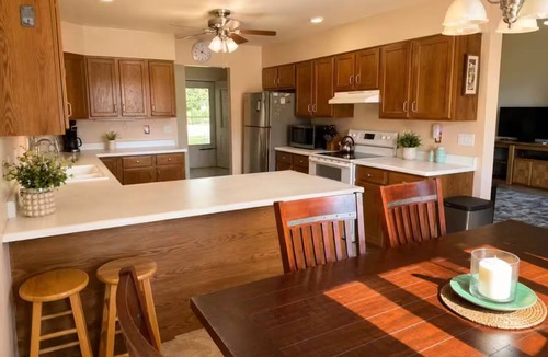 Canon City House | Sage Pasture Retreat - Family Retreat - Sleeps 12 - Near Royal Gorge & Downtown