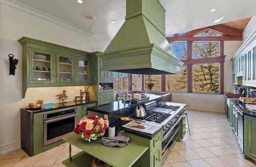 Mountain Village House | Saison Cinq | Architectural Masterpiece Overlooking the Four Seasons