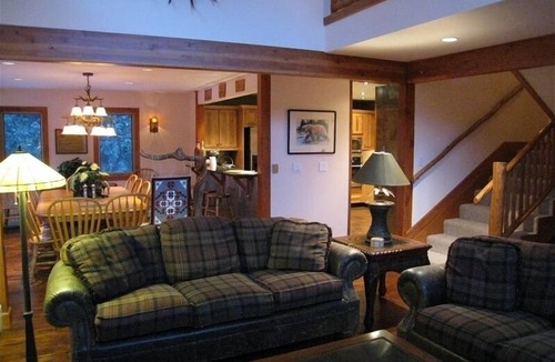 Warrior's Mark Cabin | Sale/4 Master bedrooms/Large Kitchen/Walk 2 Town & Lifts/Hot Tub/Pond & River