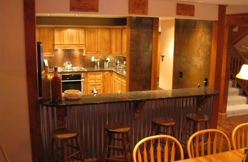 Warrior's Mark Cabin | Sale/4 Master bedrooms/Large Kitchen/Walk 2 Town & Lifts/Hot Tub/Pond & River