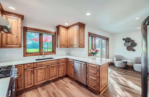 Eagle-Vail House | Scenic Luxury Home Best Location Ski Vail Beaver Creek. Hot Tub Golf AC