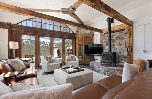 Baldy Mountain House | Scenic Mountain Stay Near Main Street - Private Hot Tub & Sauna