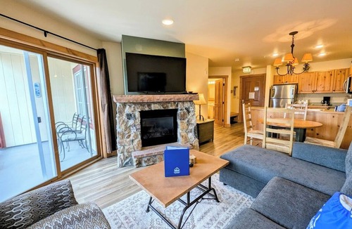 River Run Condo | Scenic Summer Stay | Balcony, Pool & Mini-Golf