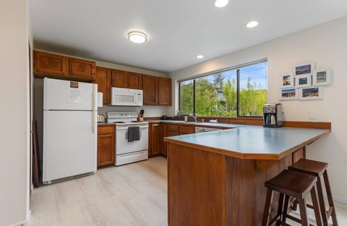 The Bowl of Edmonds House | Seaport Vista-Lovely Waterview, Downtown Edmonds Home