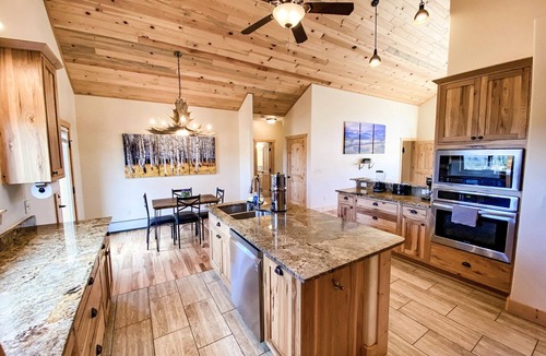 Hartsel Cabin | Seasonal Creek on 8 Wooded Acres - 5BR, Mtn Views, Wildlife, Big-Group Retreat