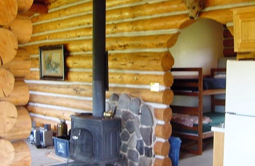 Gunnison Cabin | Secluded Cabin w/hottub, petfriendly, firepit, 20min to town, fish hunt slps 2