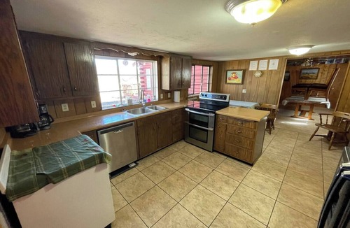 Cotopaxi House | Secluded Colorado Ranch on 140 Acres Near Salida