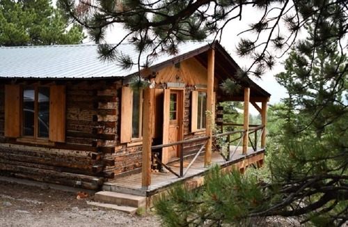 Twin Lakes House | Secluded Log Cabin with View of Beaver Ponds