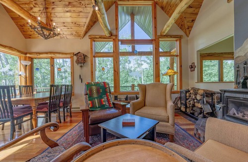 Michigan Hill Cabin | Secluded Sauna Aspen Treehouse Incredible Views