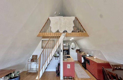Como Cabin | Serene 2-bedroom A-Frame in Jefferson perfect for Hot Tub + Views + Stargazing