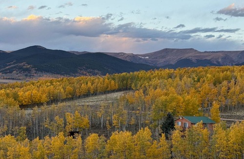 Michigan Hill Cabin | Serene and Peaceful Cabin 50 mins to Breckenridge