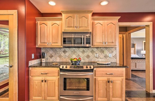 Cleora House | Serene Lakefront Retreat w/Dock in Duck Creek!