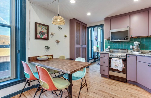 Golden Condo | Shop, Dine, Unwind! Couples Retreat in Dtwn Golden