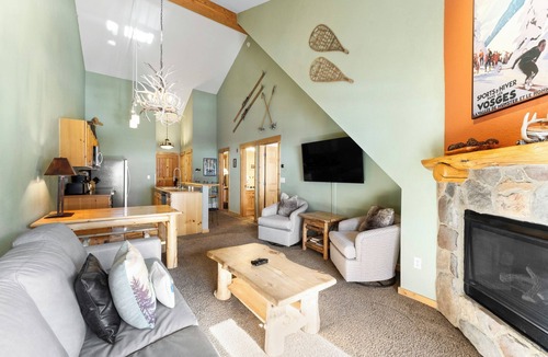 Mountain House Condo | Short Walk to Lifts/Base Area from this Condo, Mountain Views from Balcony