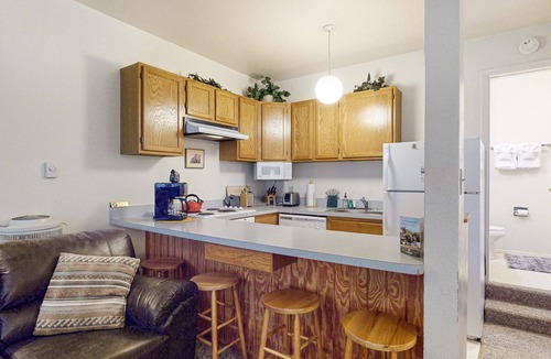 Taos Ski Valley Condo | Sierra Del Sol 5 - Hot Tub, Walk to Lifts & Town