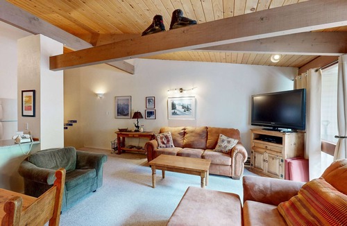 Taos Ski Valley Condo | Sierra Del Sol 10 - Hot Tub, Walk to Lifts & Town