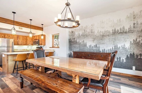 Old Town Condo | Signature Views | Hot Tub | Games