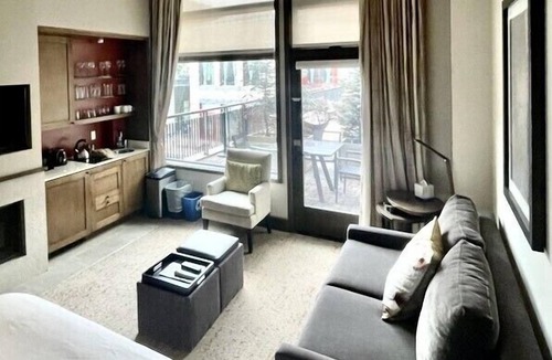 Avon Condo | Ski both BC & Vail, Ski in/out, Pool & BC Mountain View, Ski Valet, Hot Tub