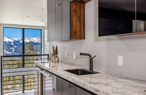 Baldy Mountain House | Ski for Free in your Backyard! 30+ Day Rental