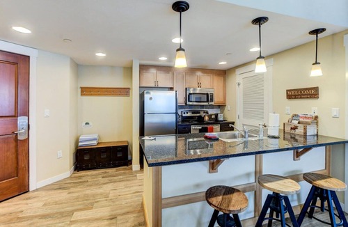 Winter Park House | Ski In Out Village Condo 4474 I Huge Hot Tub I Great Views I Heated Garage I Discounted Attractions