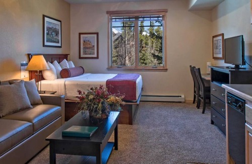 Four O'Clock Resort | Ski-In/Ski-Out Grand Timber Lodge Retreat+Amenities, 2BD Suite, Sleeps 8