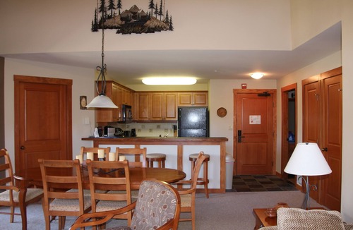 Salt Lake Mountain Resorts Condo | Ski-In/Ski-Out Mountain View Condo with Vaulted Ceilings