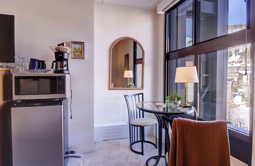 Copper Mountain Village Hotel | Ski-In/Ski-Out Hotel Room, Steps to American Eagle Chairlift - MP518H