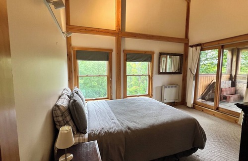 Carrabassett Valley Ski Chalet | Ski In to this 5 bedroom, dog friendly West Mountain Home!