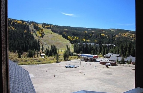 River Run Condo | Ski Keystone! Springs 8900 2 BR/3 BA Corner condo! Steps to Kindred and Gondola!