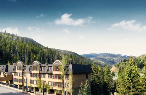 Vail Villa | Ski Retreat 2BR Marriott Villa Evergreen Sleeps 8
