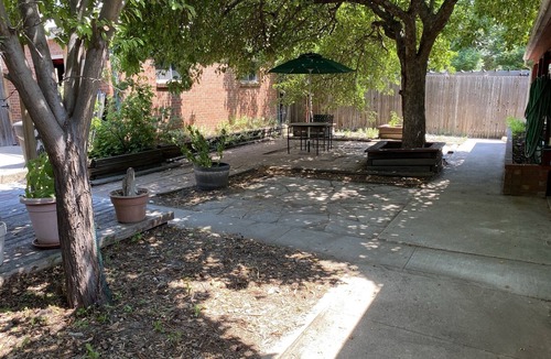 Sloan Lake Apartment | Sloan’s Lake ★ King Bed ★ Off-Street Parking ★ Private Entrance ★ Near Stadium