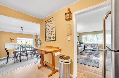 Athmar Park House | Solar-Powered Eco Bungalow, Walk to Lake + Park, EV Charger, Fenced Garden Oasis