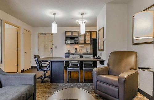 Golden Hotel | Sonesta Simply Suites Denver West Federal Center