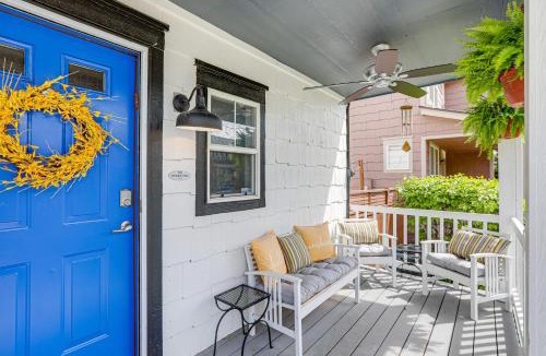 Sloan Lake Apartment | 'Southern Comfort at the Blue Door' in Sloan Lake