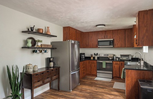 Bailey Cabin | Southwest Mountain Getaway w/Hot Tub & Game room, Pet-friendly