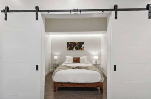 Highland Condo | Southwestern Charm | Studio Loft | Shady Deck w/Pets
