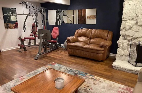 Lakewood House | Spacious 3BR Townhome-Easy Mountain & City Access.