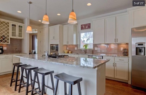 Hale House | Spacious 4-bedroom, 5 bed house in heart of Denver