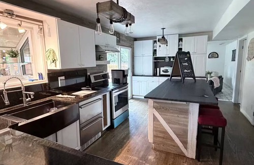 Thornton House | Spacious 4-bedroom house in welcoming Thornton, Cozy for families to relax.
