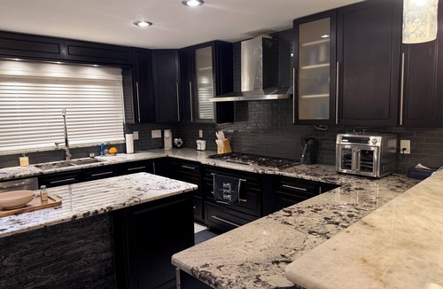 Aurora House | Spacious 4-bedroom house in charming Aurora with AC