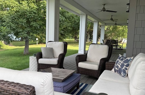 Cayuga House | Spacious 4-bedroom house in fantastic Cayuga with AC