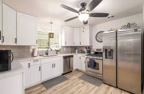 University Hills House | Spacious 4-bedroom house 10 minutes from Downtown Denver w/Big Yard
