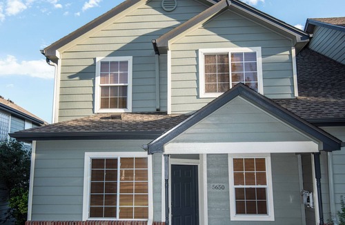 Jefferson Gardens House | Spacious 4-bedroom townhome in tranquil Lakewood with AC