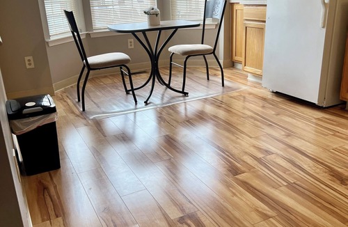 Middletown House | Spacious and luxurious 3 bed/1.5 bath townhome with free parking, sleeps 6
