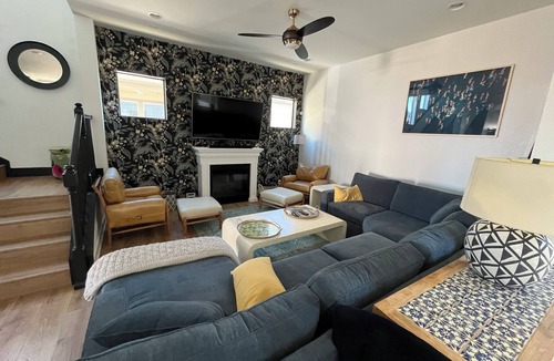 Northfield House | Spacious, bright & cozy Central Park 5 BR Home Away from Home near UC-Anschutz