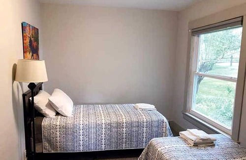 Oak Creek Cabin | Spacious Cabin Lodge Perfect for Groups Getaways in Colorado