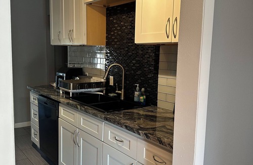 Mar Lee House | Spacious Charming 2-bedroom/2-bath house pet friendly with large yard in Denver.